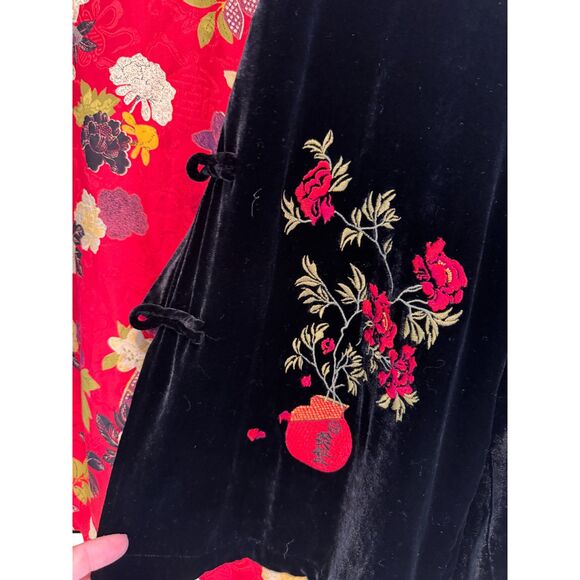 Chico’s Design Black Velvet Floral Embroidered Asian Inspired Tang Jacket Size 1 - Picture 8 of 9